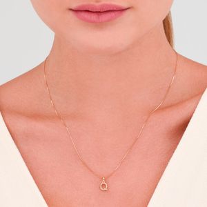 Pingente Letra Q com Diamante em Ouro Amarelo 18k