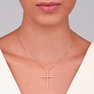 Pingente Cruz com 21 Pontos de Diamantes em Ouro Amarelo 18k