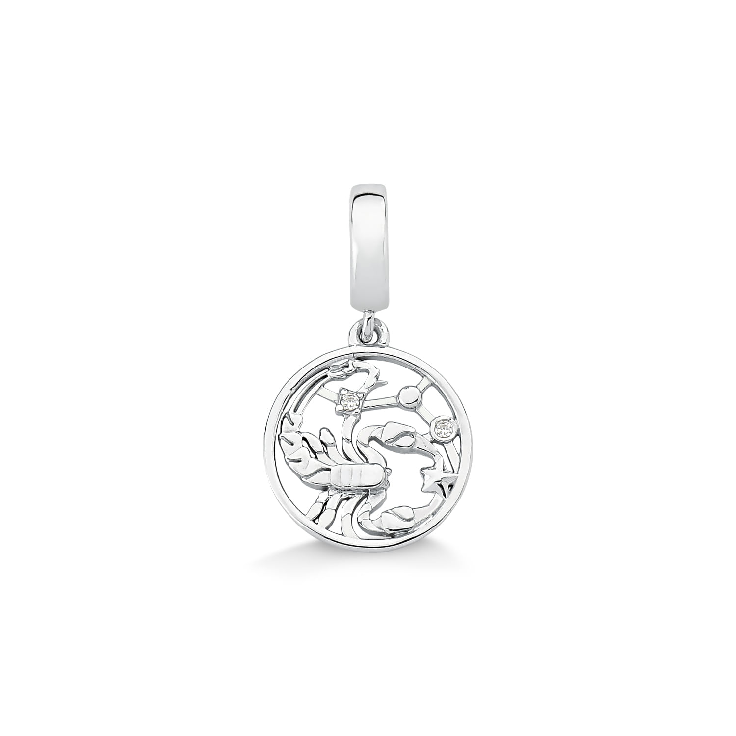 Colar com pingente de escorpião em prata com design de signo zodiacal.