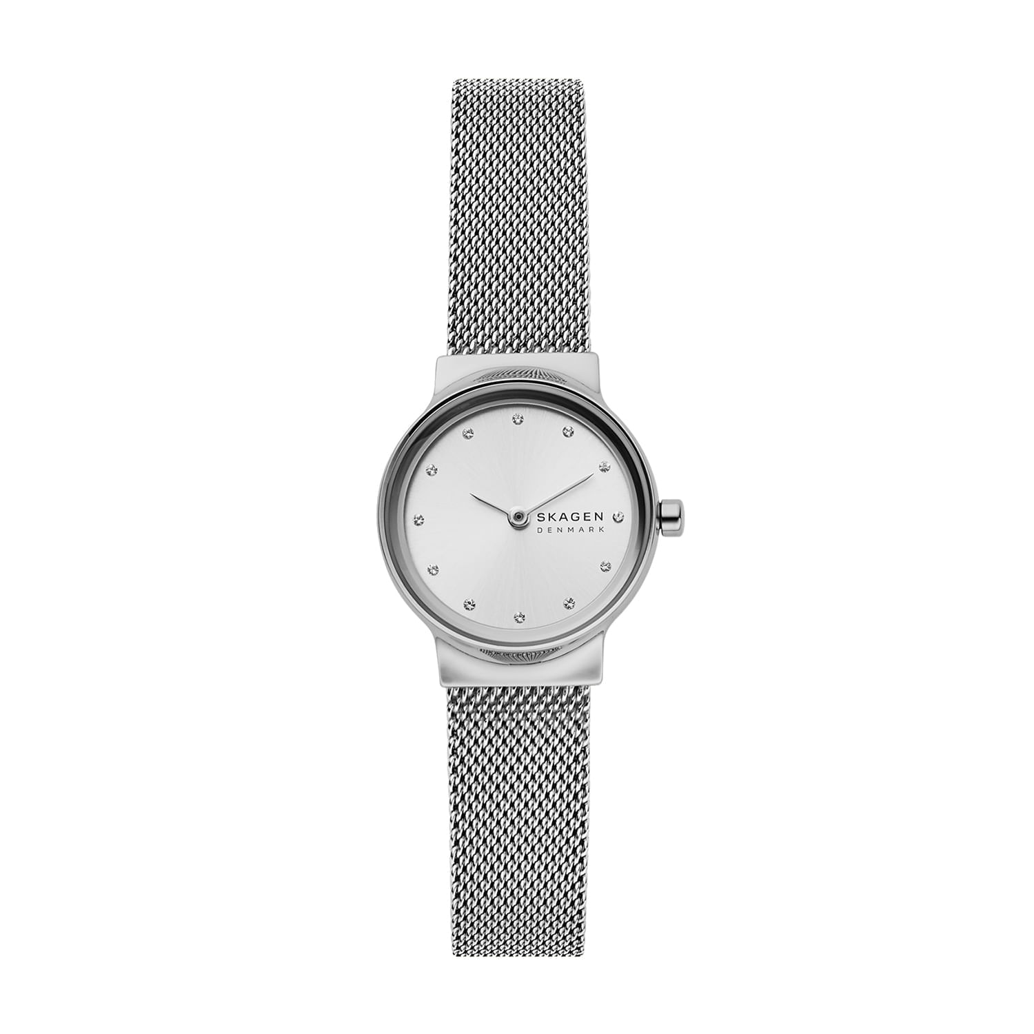 Relógio feminino com pulseira de malha prateada, mostrável em fundo branco, com mostrador minimalista branco e marca Skagen Denmark.
