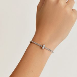 Charm Separador Cravejado em Prata 925