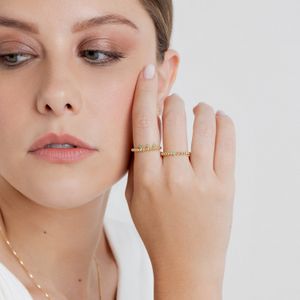 Anel com Esmeralda em Ouro Amarelo 18k