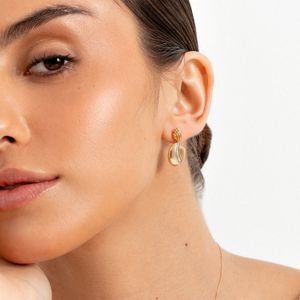 Brinco Oval Duplo com Diamantes em Ouro Amarelo 18k