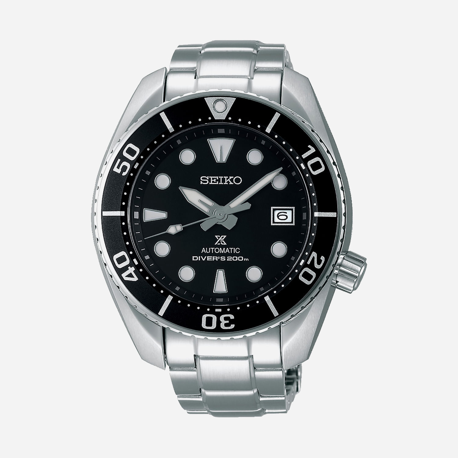 Relógio de pulso masculino da Seiko com mostrador preto, pulseira de aço prateada, e efeito de bússola, indicado para mergulho até 200m.