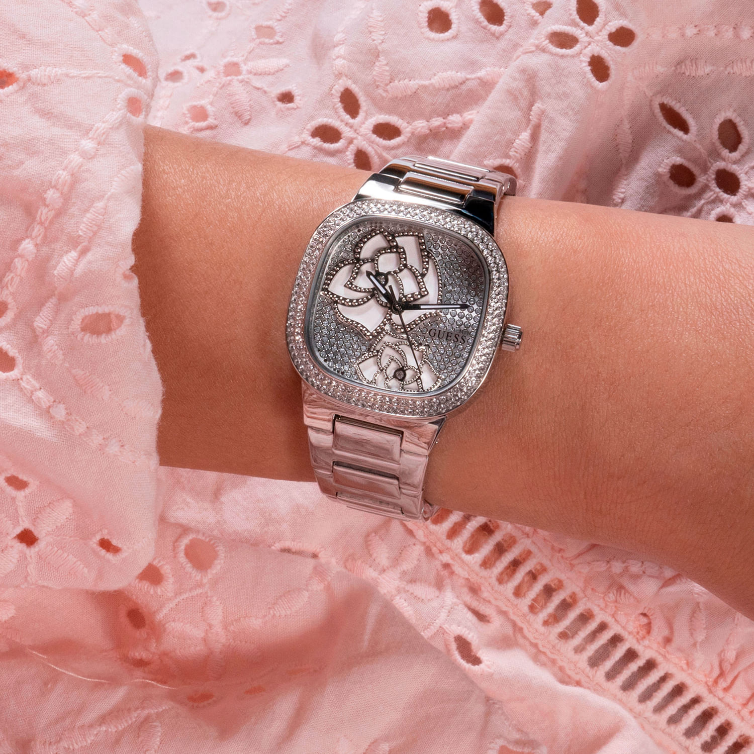 Relógio Guess Feminino em Aço Prateado com Cristais e Flores