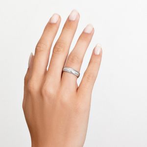 Aliança Anatômica com Zircônias em Prata 925 - 4,95 mm