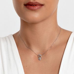 Pingente Menina com Diamante em Ouro Branco 18k