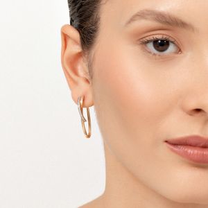 Brinco Meia Argola com Diamantes em Ouro Amarelo 18k