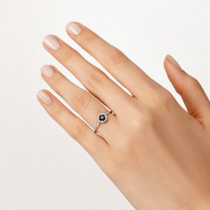 Anel em Ouro Branco com Diamante, Safira Azul