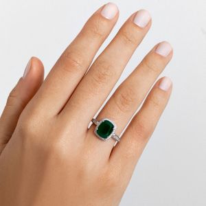 Anel com Quartzo Verde e Diamantes em Ouro Branco 18k