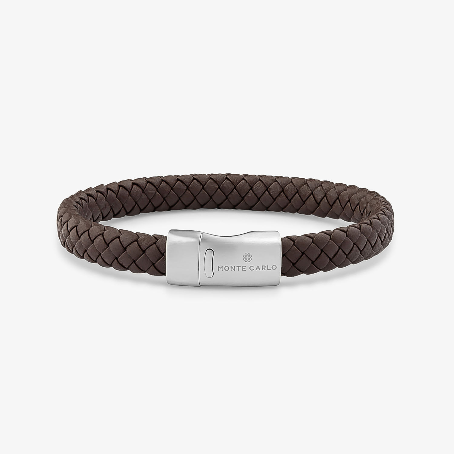 Pulseira de couro trançado marrom com fechamento prateado, com a marca "Monte Carlo" gravada na peça.