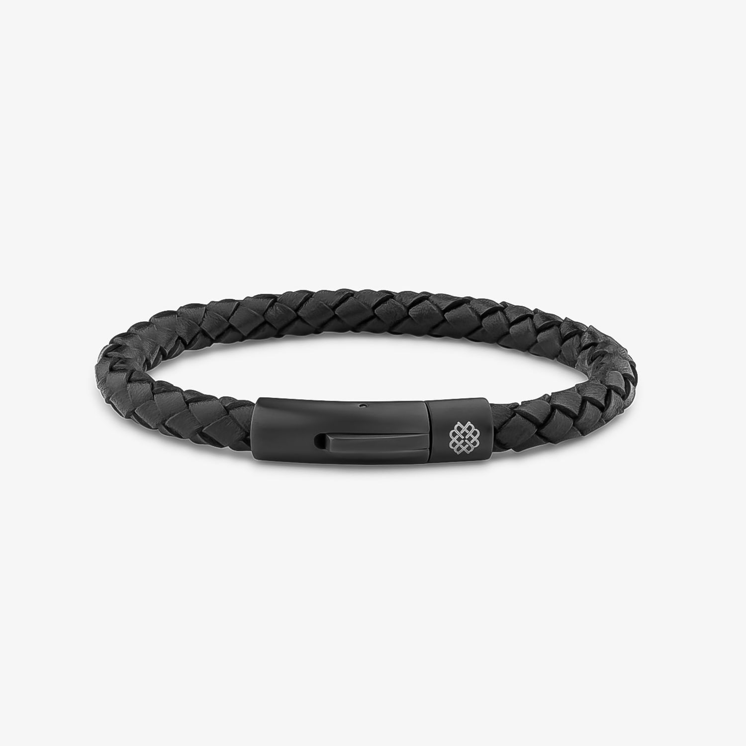 Pulseira de couro trançado preta com fecho magnético preto e logotipo cinza.
