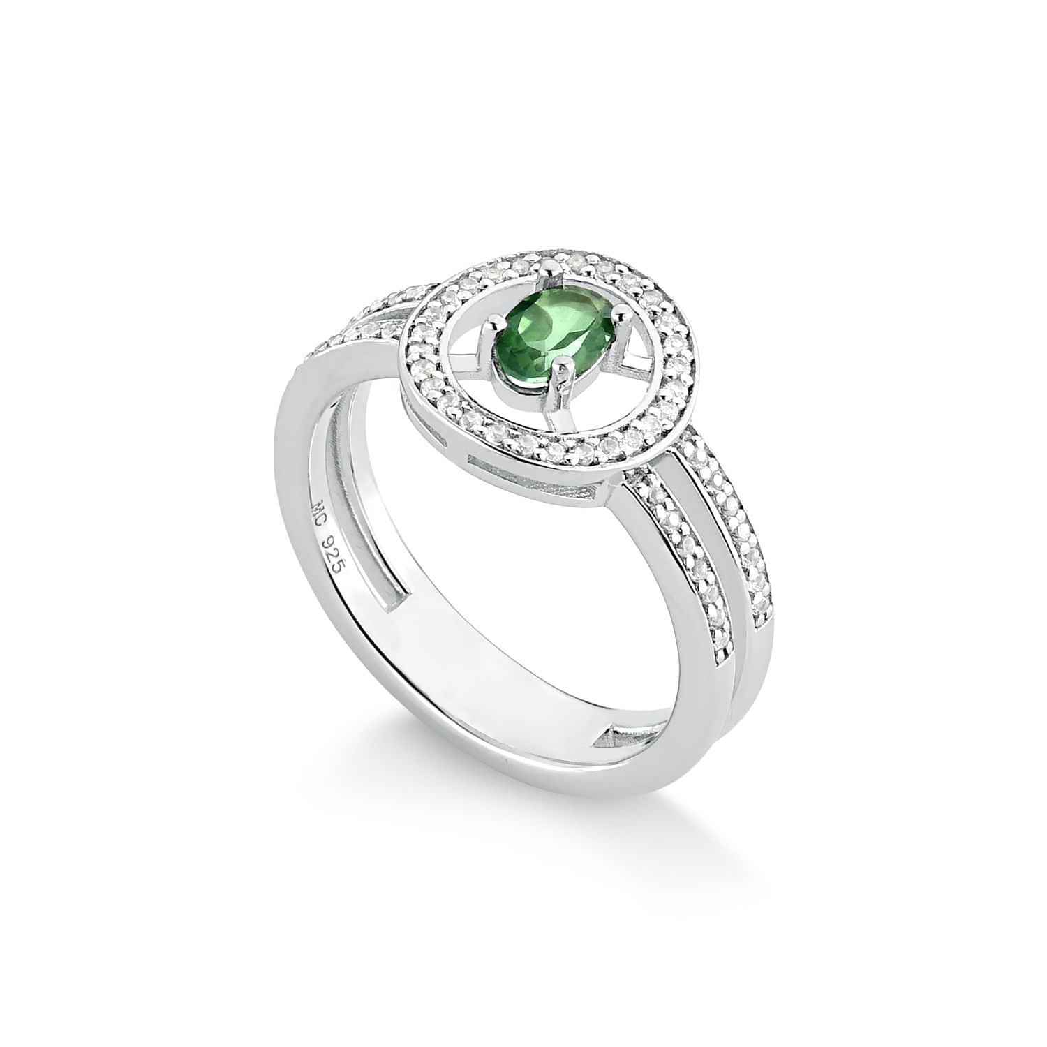 Anel de prata com design circular, adornado com pedras transparentes ao redor de uma pedra verde central.