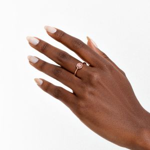 Anel Redondo com Quartzo Rosa em Prata 925 com Banho de Ouro Rosé 18k