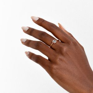 Anel Redondo com Topázio Azul em Prata 925 com Banho de Ouro Rosé 18k