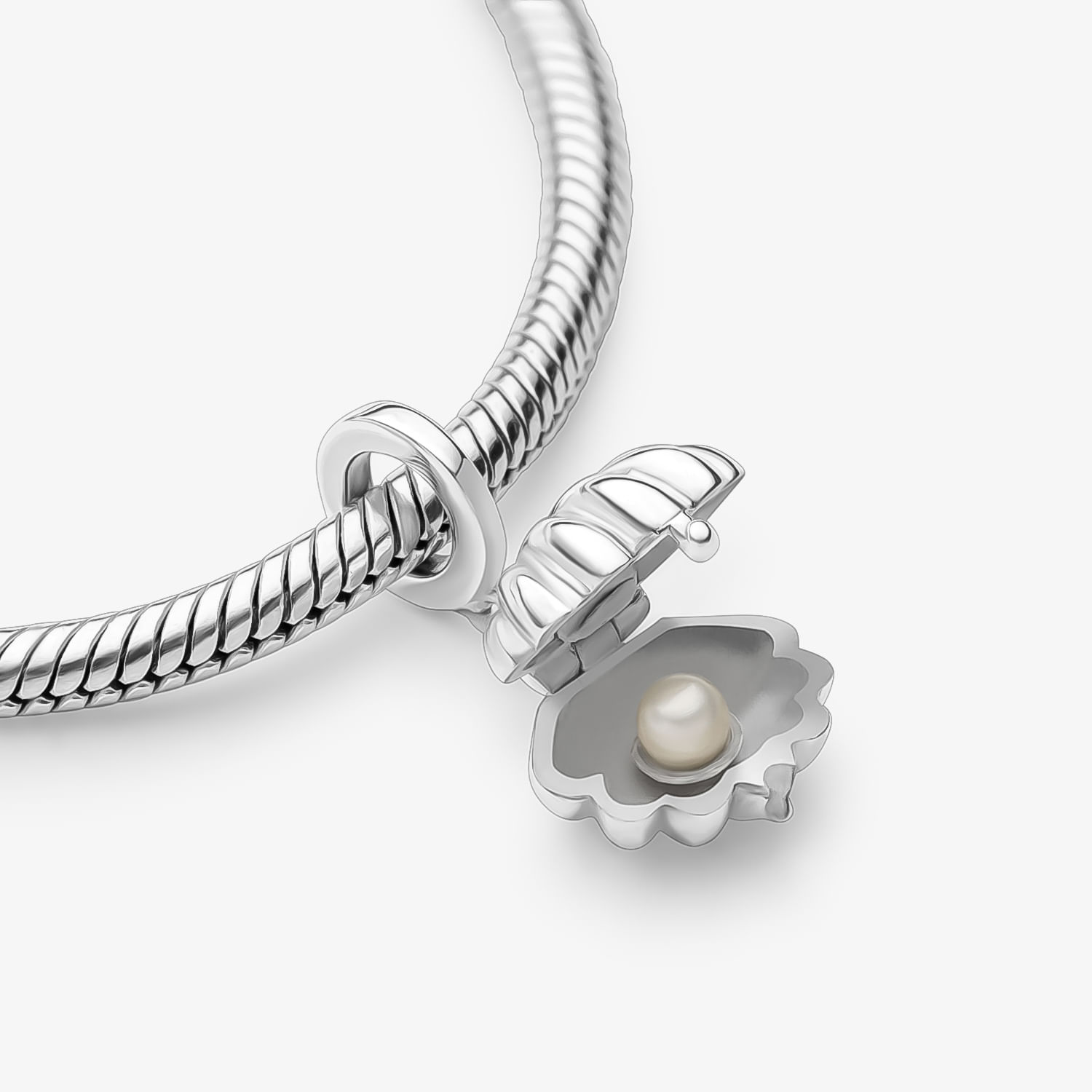 Charm Concha com Pérola em Prata 925 | MONTE CARLO