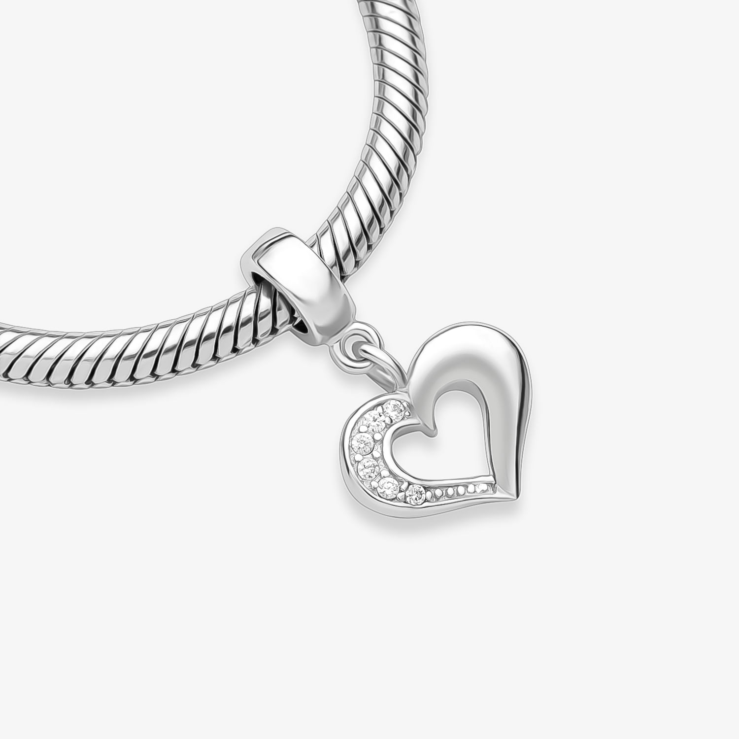 Charm Coração Cravejado em Prata 925