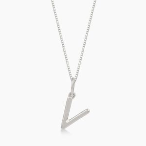 Pingente Letra V em Ouro Branco 18K