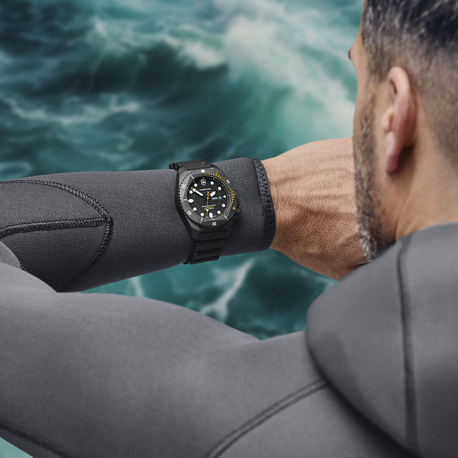 Relógio Victorinox Masculino Automático em Borracha Preta DIVE PRO