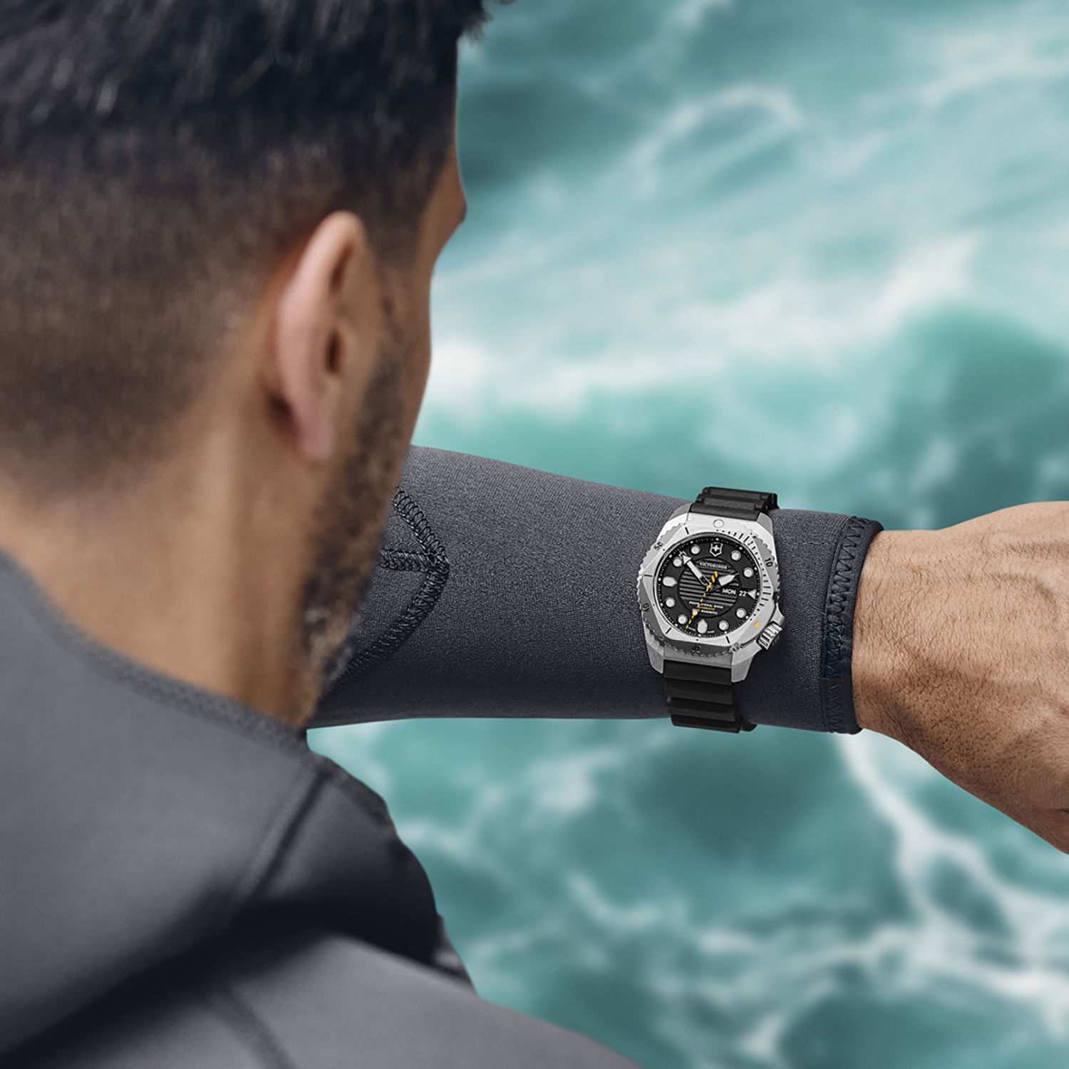 Relógio Victorinox Masculino Automático em Borracha Preta DIVE PRO