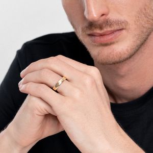 Aliança Anatômica com Friso em Ouro Amarelo 18k - 4,5 mm