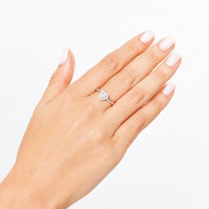 Anel Coração com Diamantes em Ouro Branco 18k