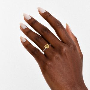 Anel Coração Citrino em Ouro Branco 18k