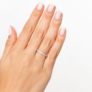 Anel Meia Aliança com 21 Pontos de Diamantes em Ouro Branco 18k