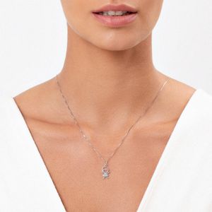 Pingente Menina com 3 Pontos de Diamantes em Ouro Branco 18k