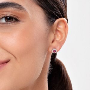 Brinco Stud com Rubi e Diamantes em Ouro Branco 18k