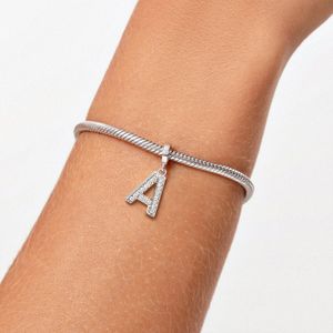 Charm Letra A Cravejado em Prata 925