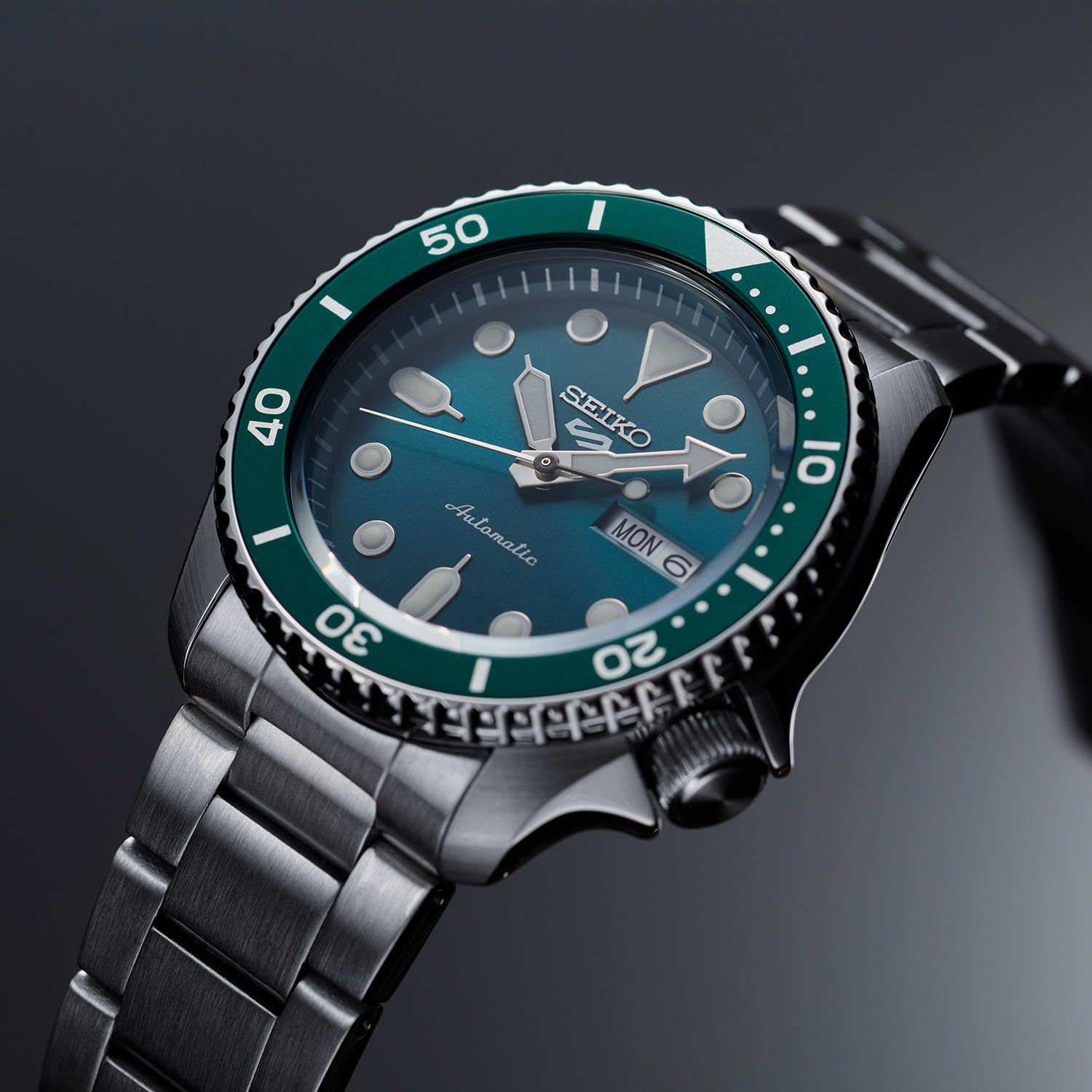 Relógio Seiko New 5 Sports Automático Masculino em Aço Prateado