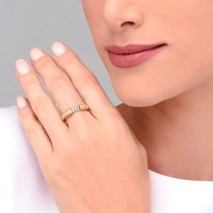 Anel com Diamante em Ouro Amarelo 18k