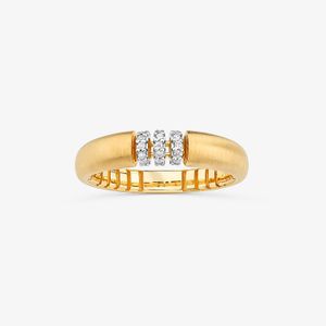 Anel com Diamante em Ouro Amarelo 18k