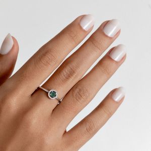 Anel em Ouro Branco com Diamante, Esmeralda