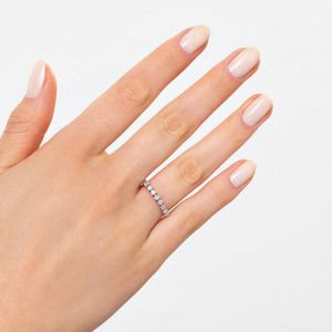 Anel Meia Aliança com Diamantes em Ouro Branco 18k