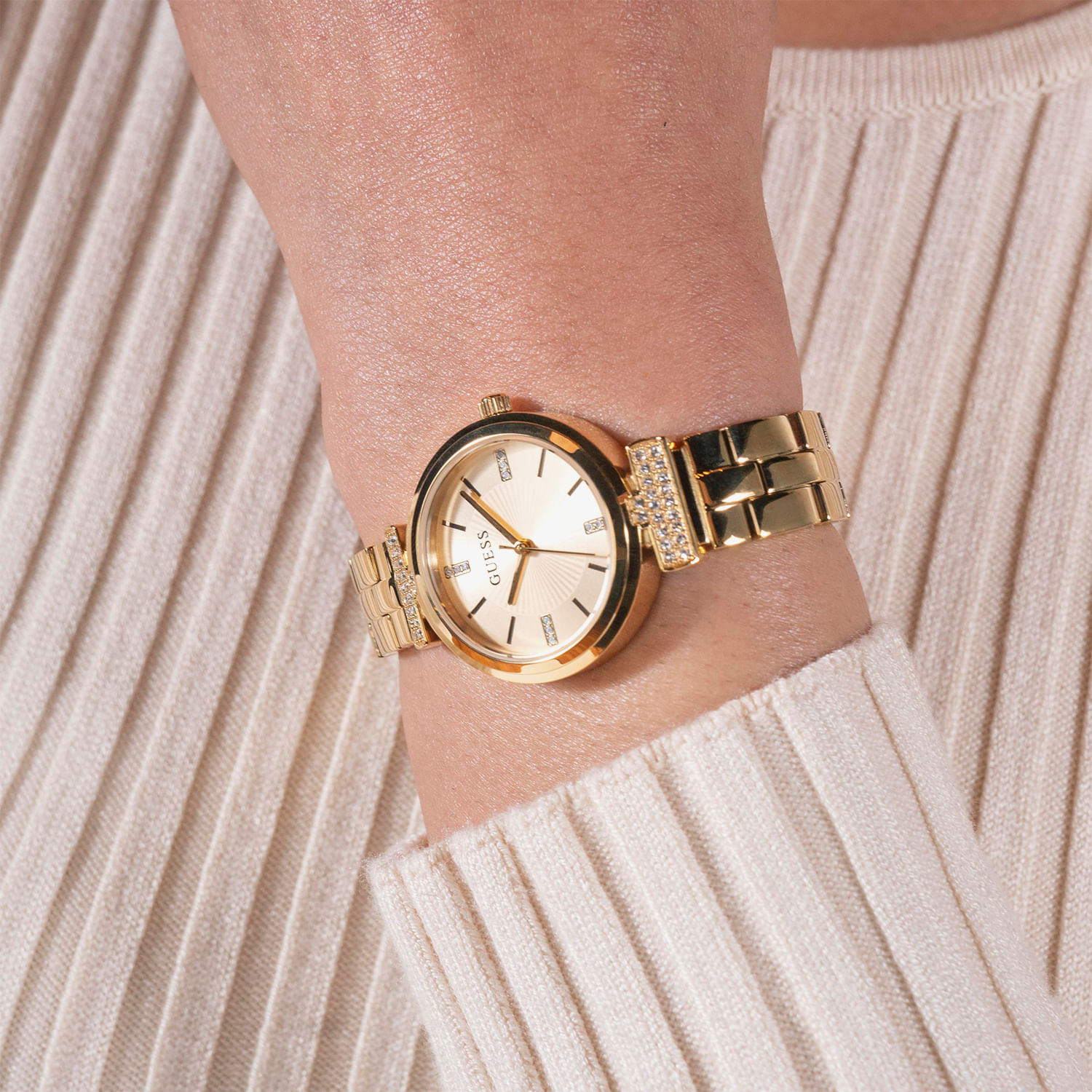 Relógio Guess Feminino em Aço Dourado GW0762L2 | MONTE CARLO