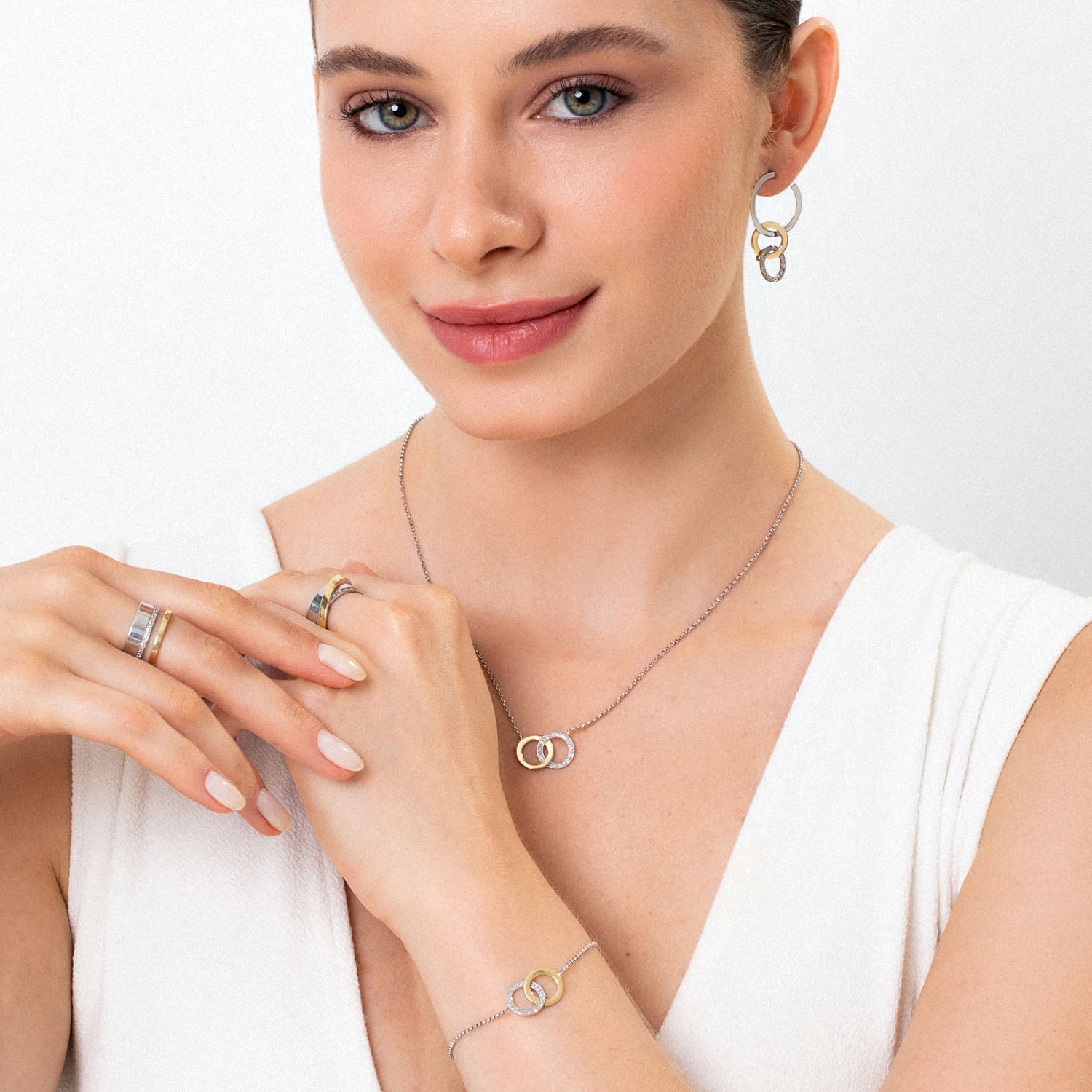 Brinco Elos com Safira em Ouro Amarelo 18k e Prata 925