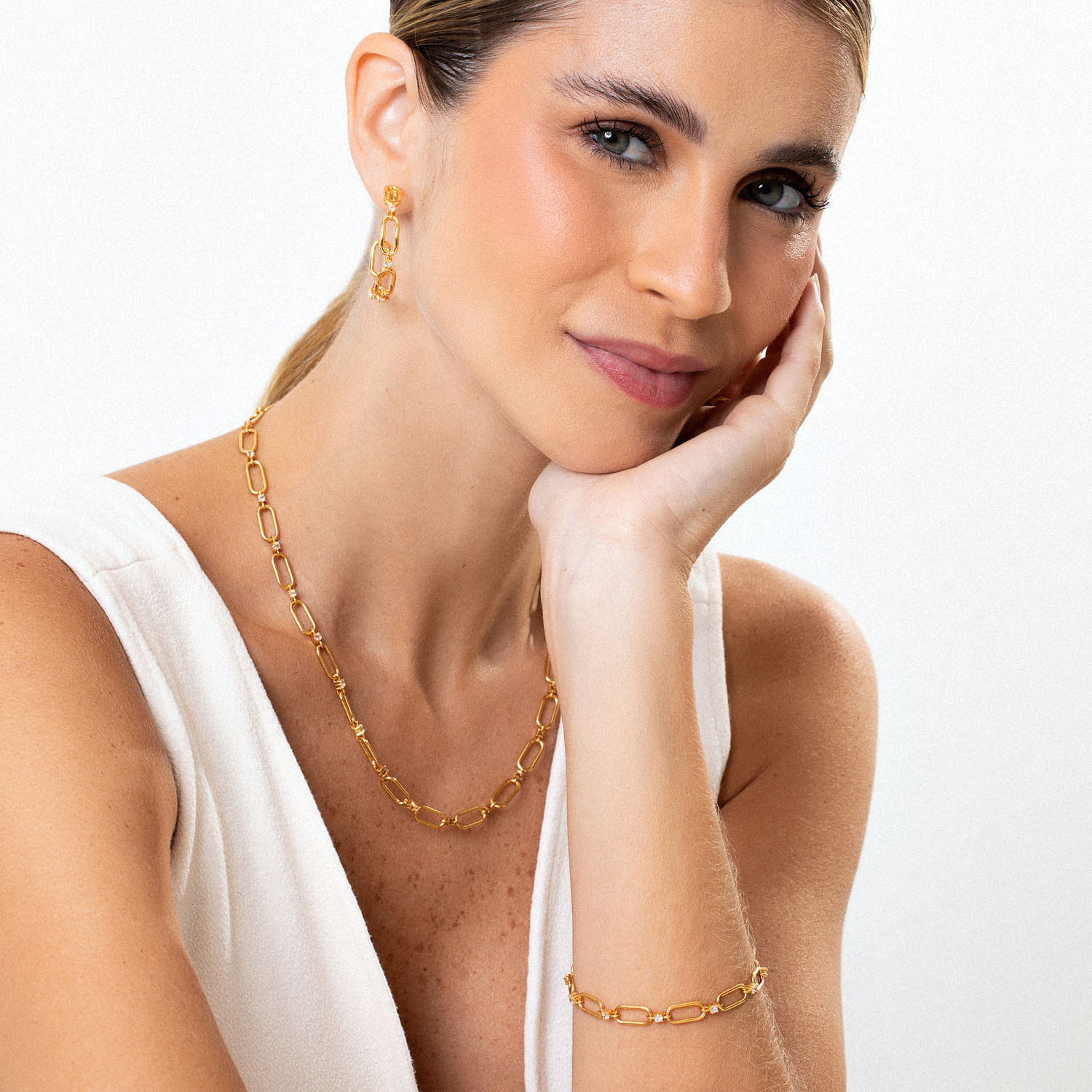 Brincos Argola Bossa em Prata 925 com Banho de Ouro Amarelo 18K com Topázio