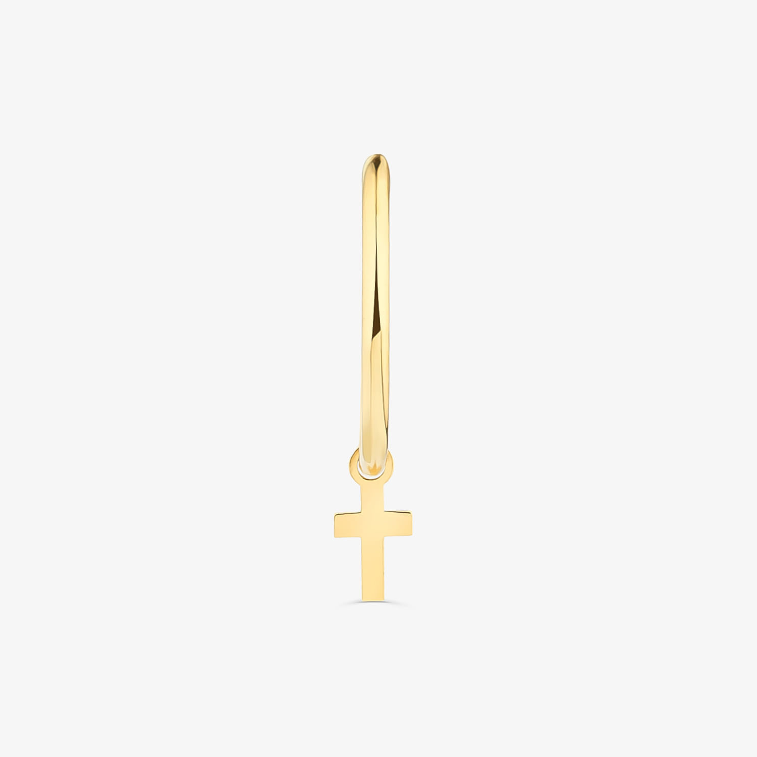 Colar de corrente dourado com pingente de cruz.