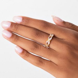 Anel Cravejado em Prata 925 com Banho de Ouro Amarelo 18k