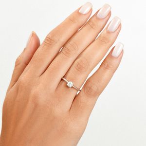 Anel Solitário com 40 pontos de Diamantes em Ouro Branco 18k