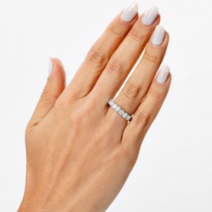 Anel Meia Aliança com 70 Pontos de Diamantes Em Ouro Branco 18k