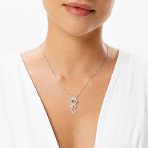 Pingente Menina em Ouro Branco com Diamante