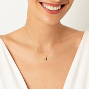 Pingente Nossa Senhora Aparecida com Safira Negra em Ouro Amarelo 18k