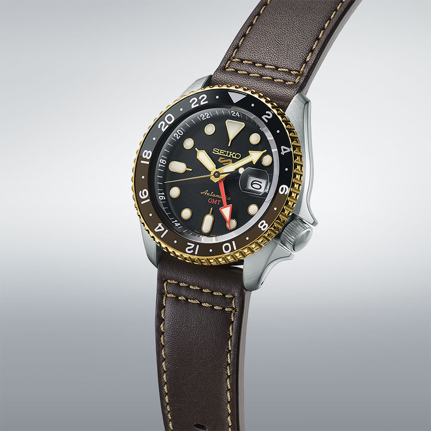 Relógio Seiko 5 Sports GMT Automático Masculino em Couro Marrom