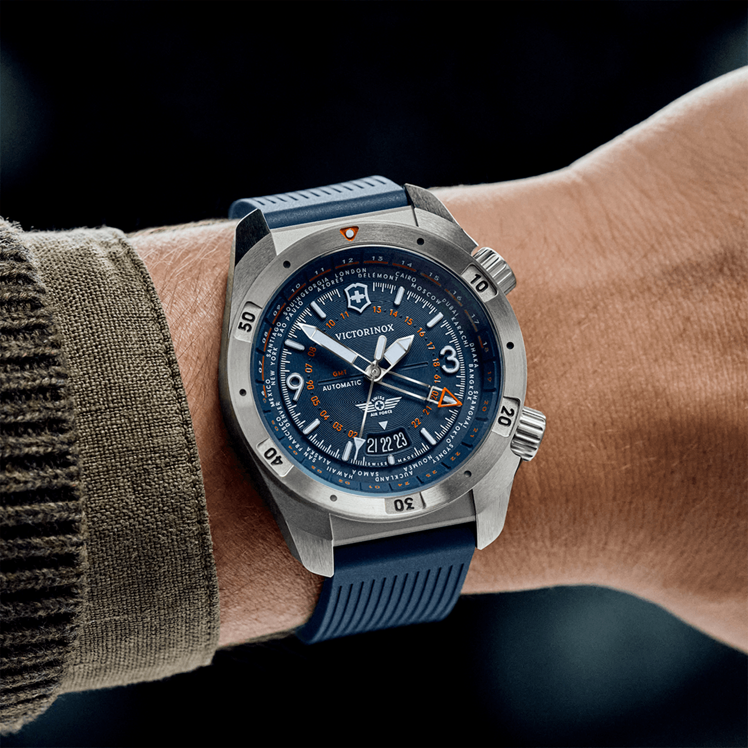 Relógio Victorinox Air Pro Automático GMT Masculino em Silicone